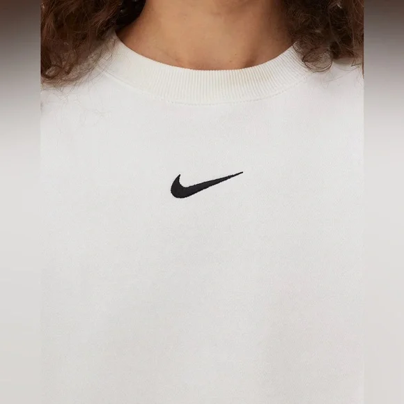 NWT Nike Women's Sportswear Phoenix Fleece Oversized Crewneck Sweatshirt - Picture 3 of 13